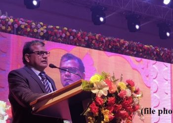 CM Raut urges govt to amend policy on export of aggregates
