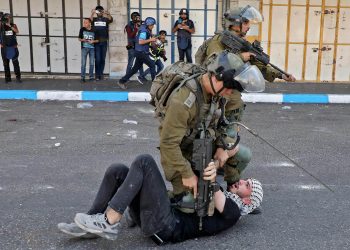 TOPSHOT-PALESTINIAN-ISRAEL-CONFLICT-UNREST