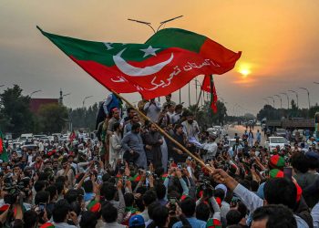 TOPSHOT-PAKISTAN-POLITICS-KHAN-ATTACK