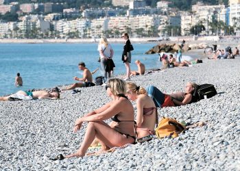 FRANCE-WEATHER-HOT AUTUMN