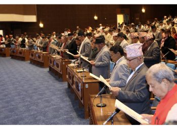 Newly-elected HoR members take oath