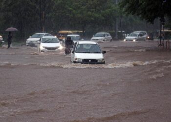 INDIA-WEATHER-CLIMATE-FLOOD