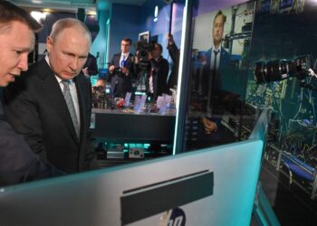 RUSSIA-POLITICS-TECHNOLOGY-SCIENCE-COMPUTERS