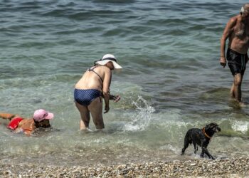 GREECE-WEATHER-HEAT